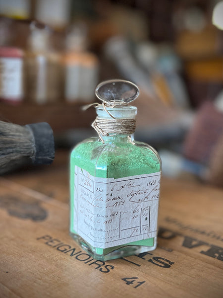LIGHT GREEN pigment Apothecary bottle -  PV16