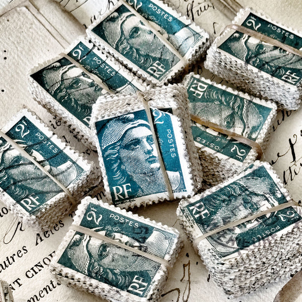 100 Identical French Stamps - PETROL BLUE (2803-D5)