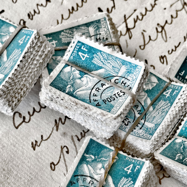 100 Identical French Stamps - LIGHT BLUE (2803-D6)